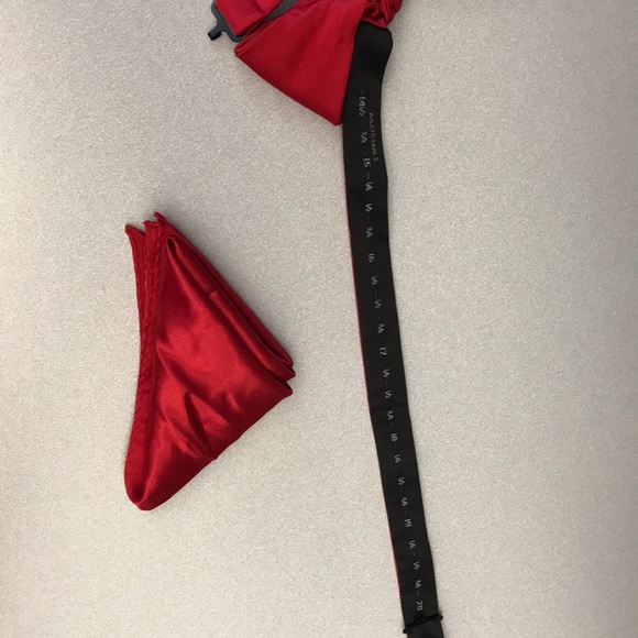🎉HP🎉 NWOT Red Bow tie with pocket square - Picture 3 of 5